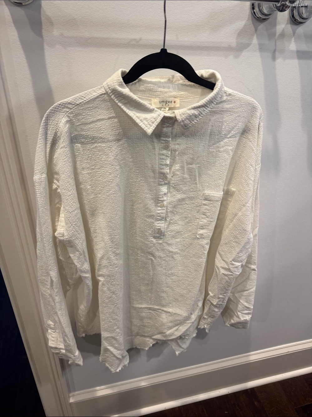 Umgee Cream Textured Button-Front Tunic Shirt